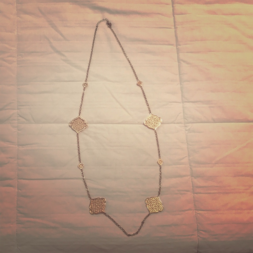 Gold dangle necklace